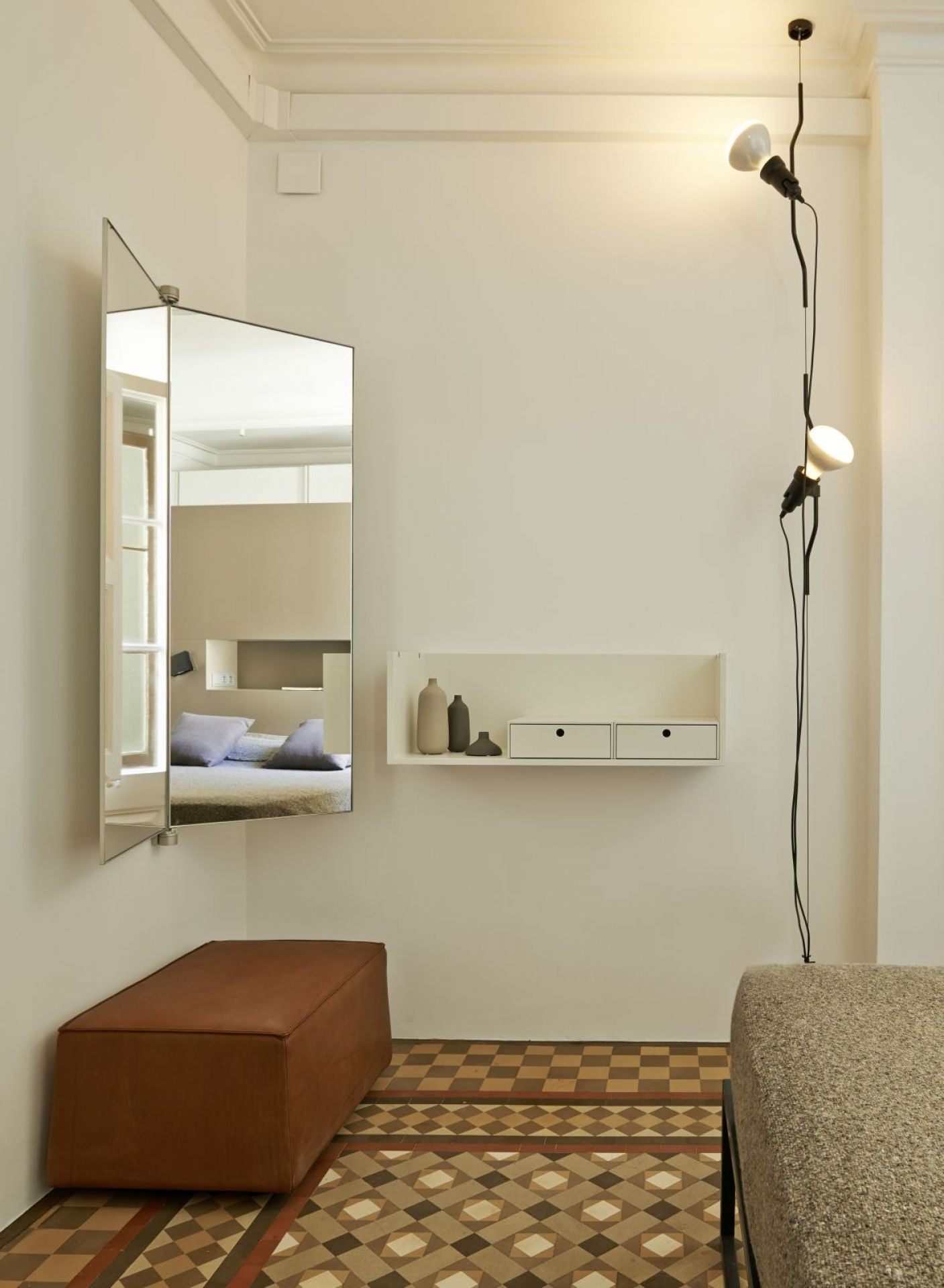 Adjustable Tension Rod Floor to Ceiling Lamp