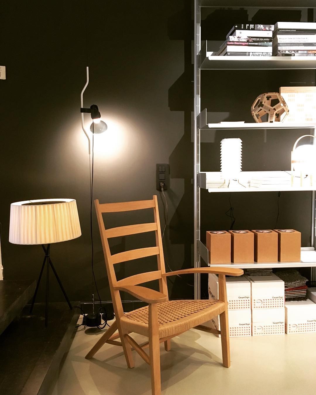 Adjustable Tension Rod Floor to Ceiling Lamp