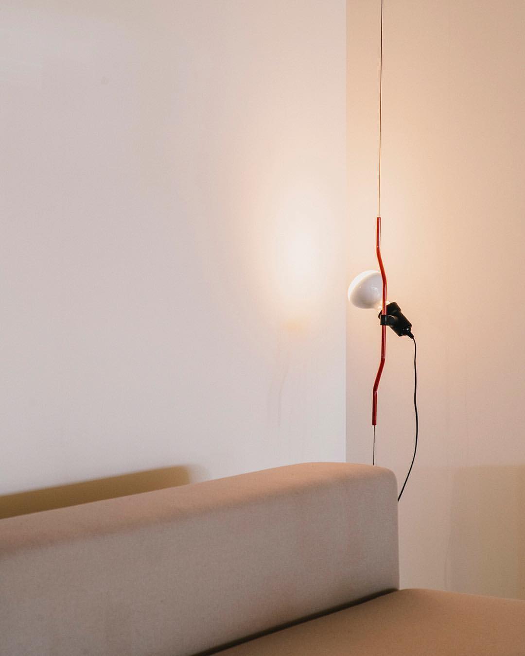 Adjustable Tension Rod Floor to Ceiling Lamp