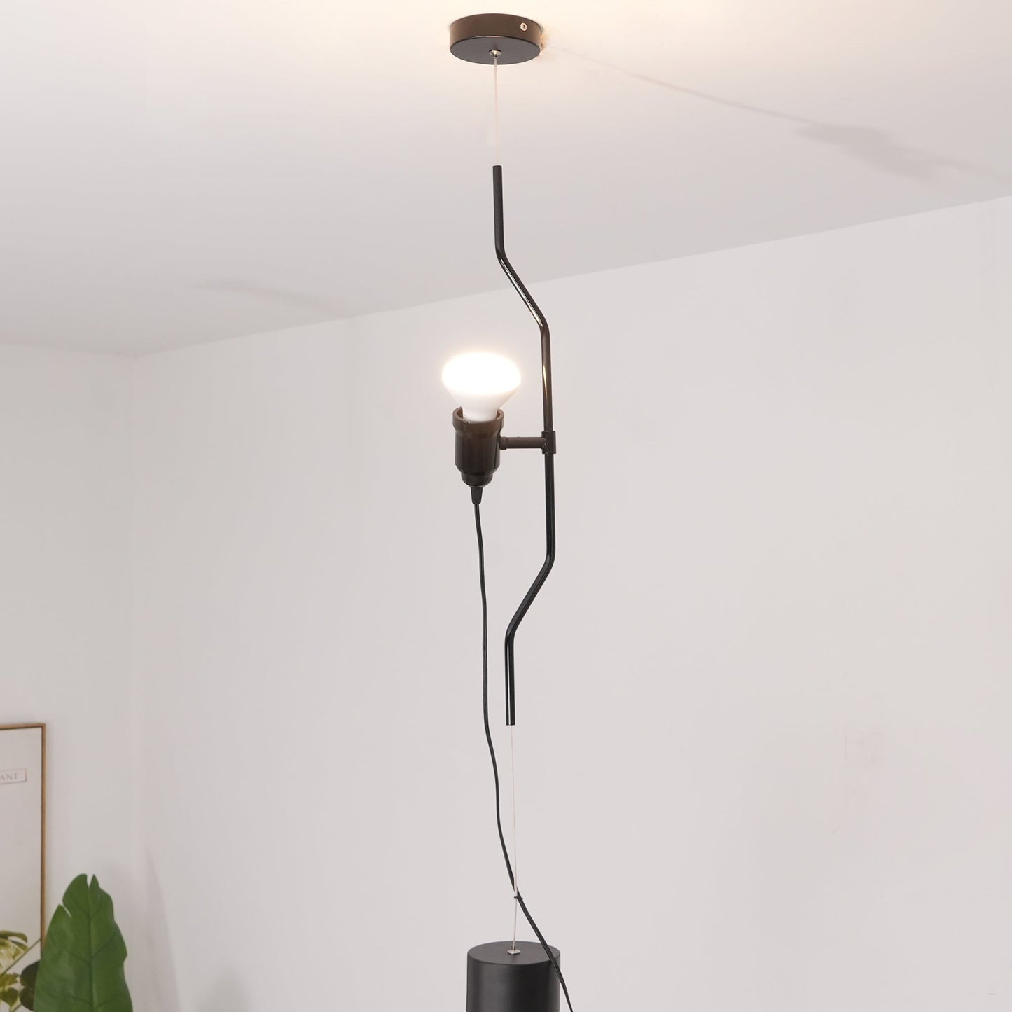 Adjustable Tension Rod Floor to Ceiling Lamp