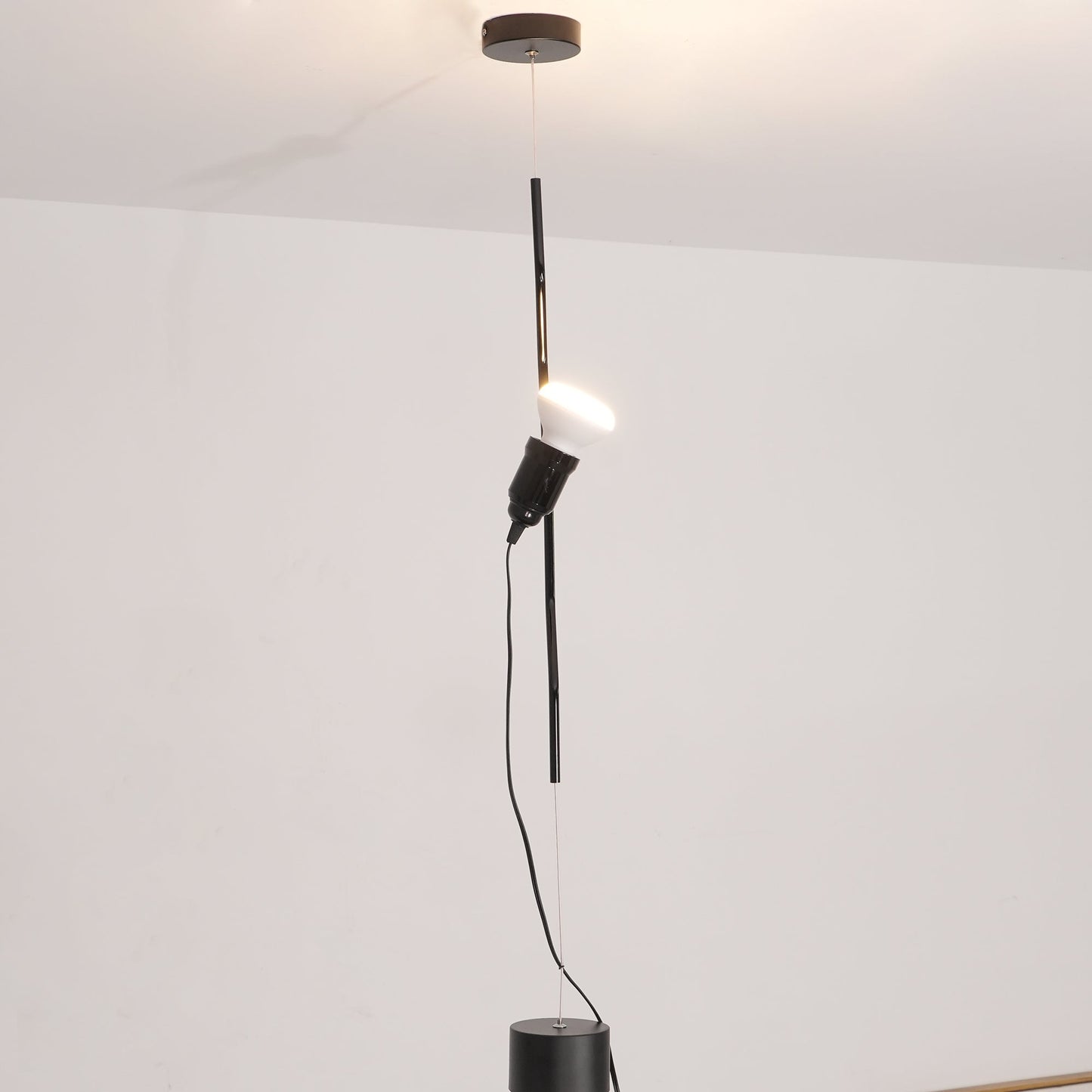 Adjustable Tension Rod Floor to Ceiling Lamp
