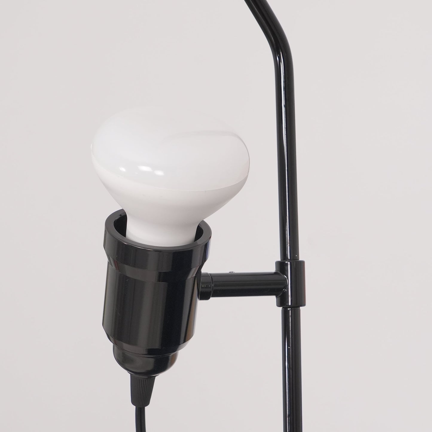 Adjustable Tension Rod Floor to Ceiling Lamp