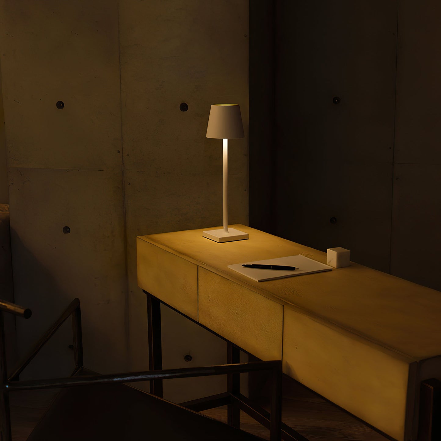 Aluminium Dome Cordless Table Lamp