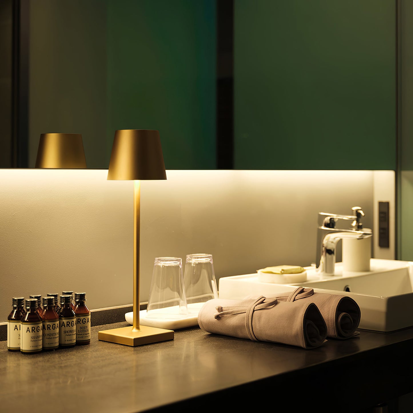 Aluminium Dome Cordless Table Lamp