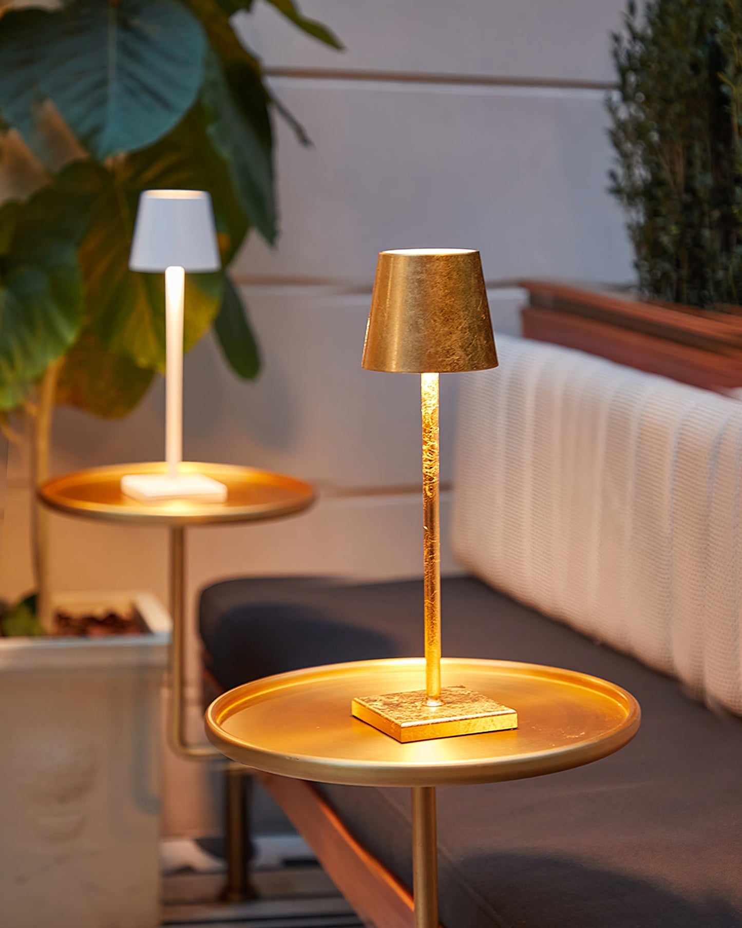 Aluminium Dome Cordless Table Lamp