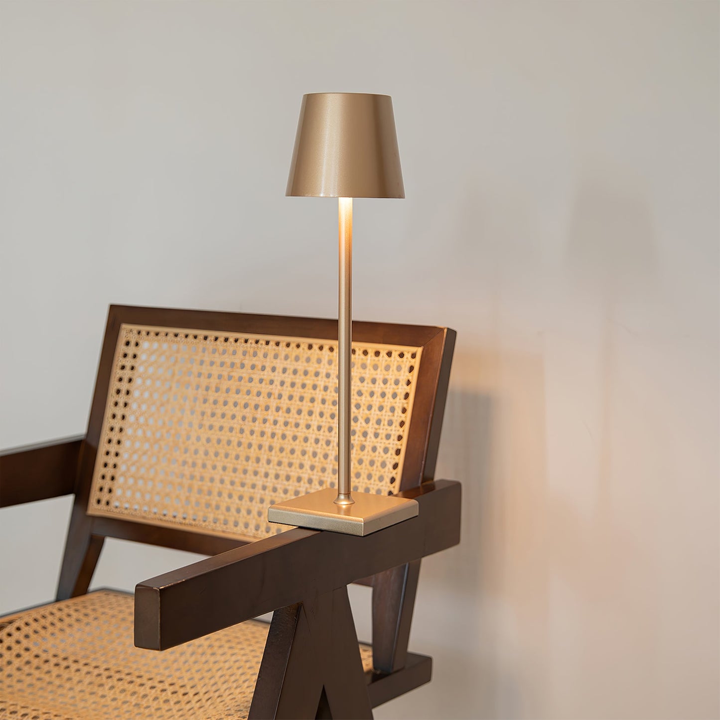 Aluminium Dome Cordless Table Lamp