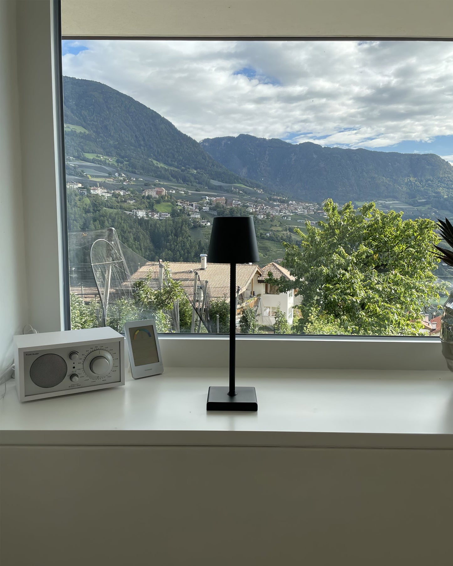 Aluminium Dome Cordless Table Lamp