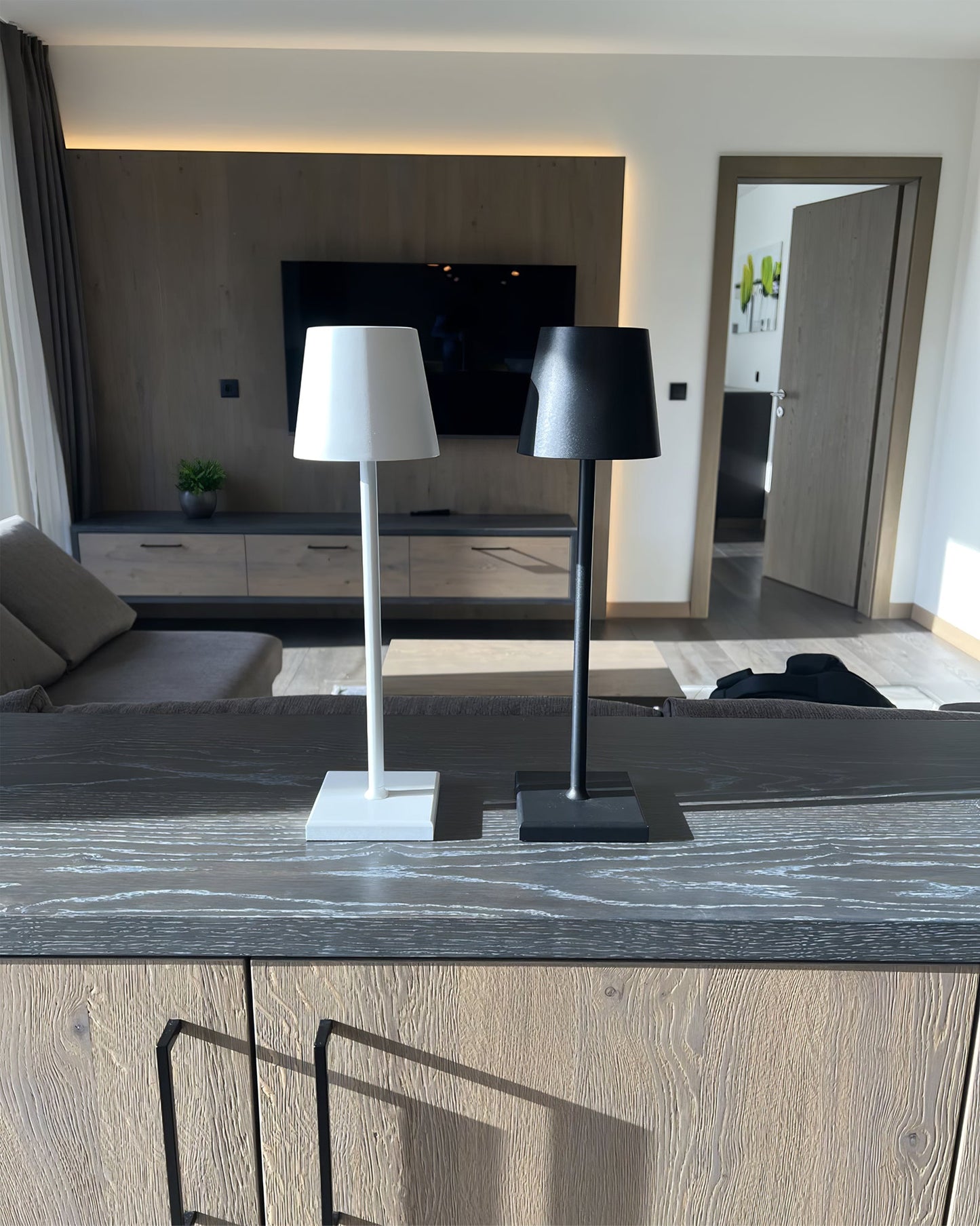 Aluminium Dome Cordless Table Lamp