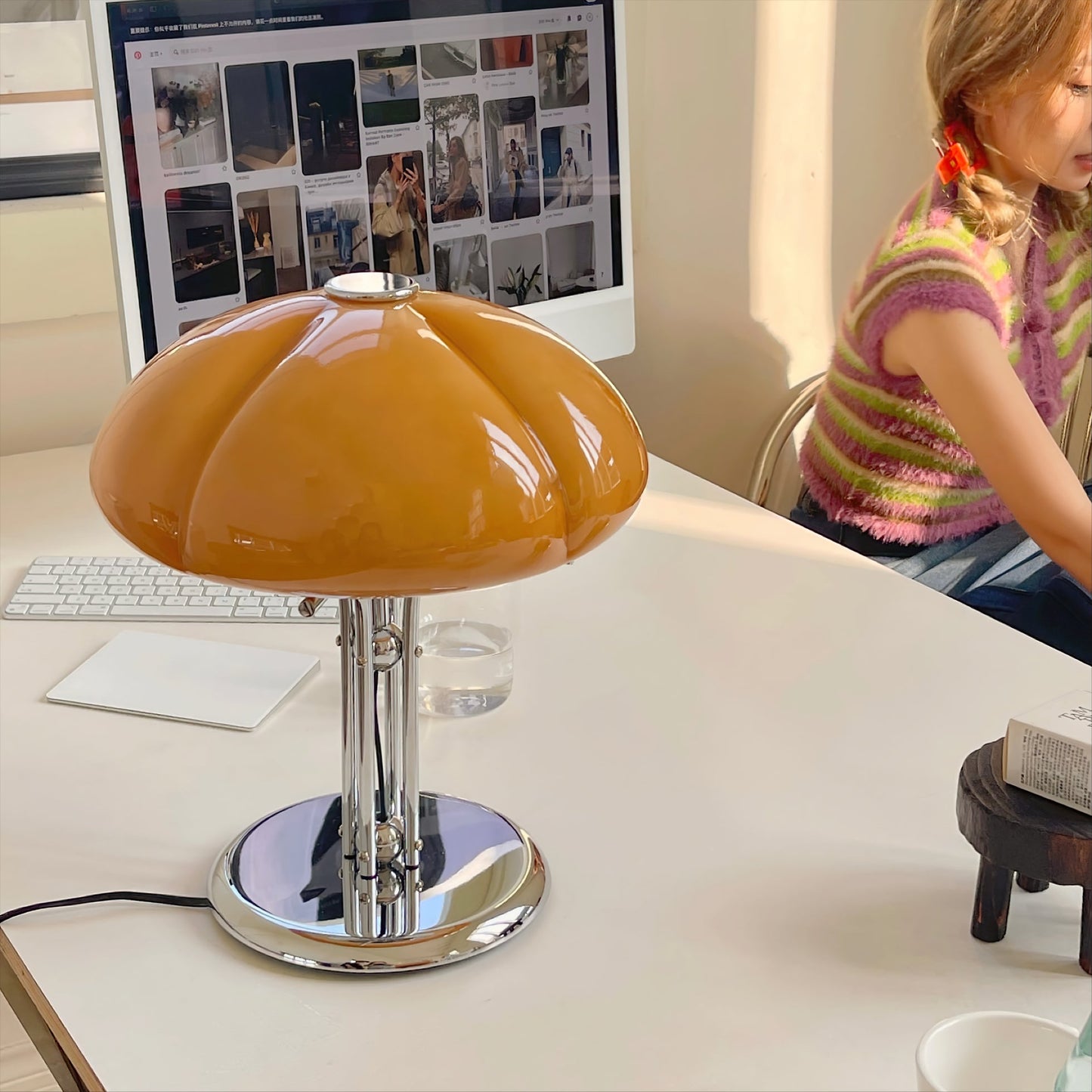 Four Leaf Amber Glass Table Lamp