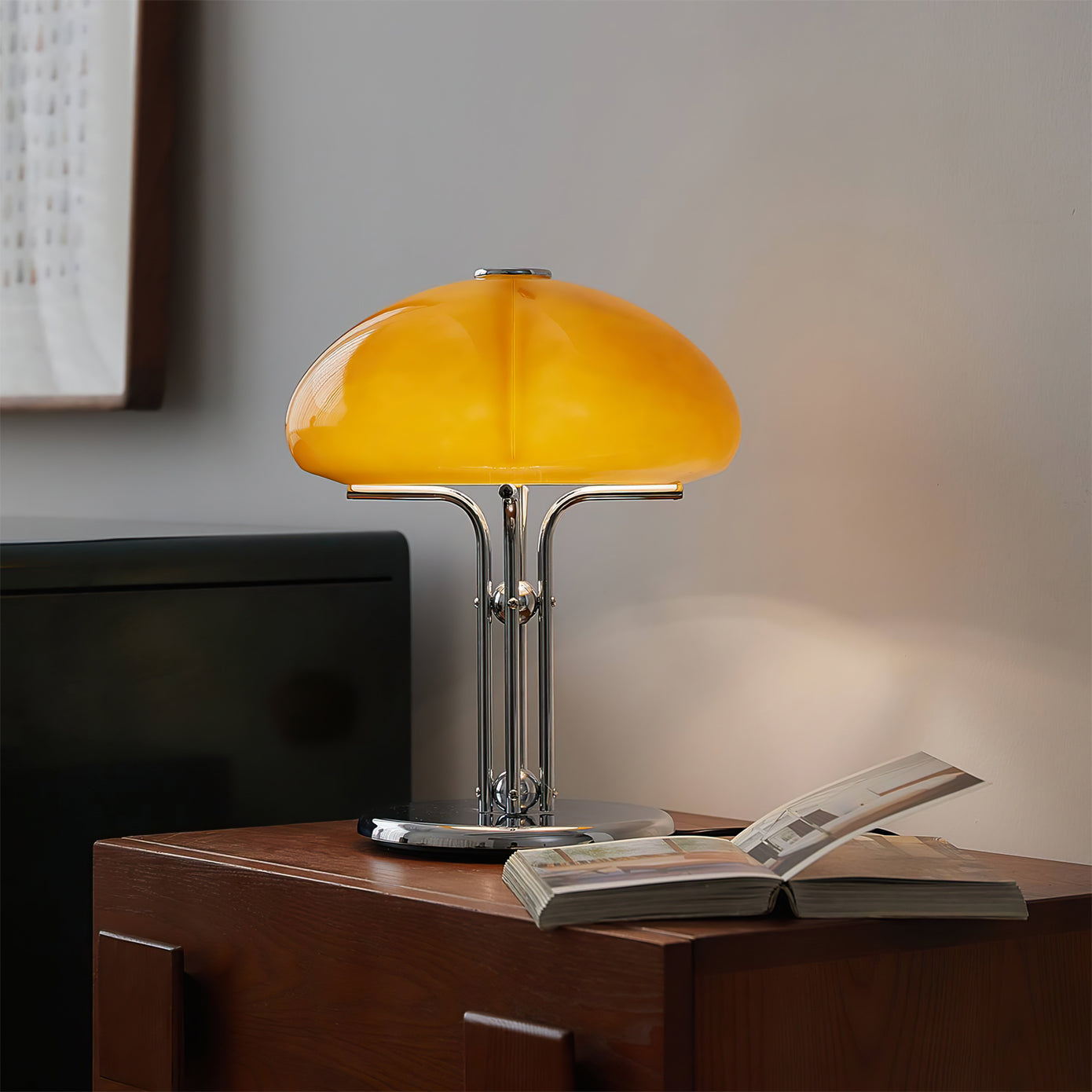 Four Leaf Amber Glass Table Lamp