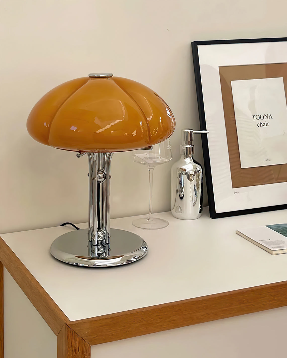 Four Leaf Amber Glass Table Lamp