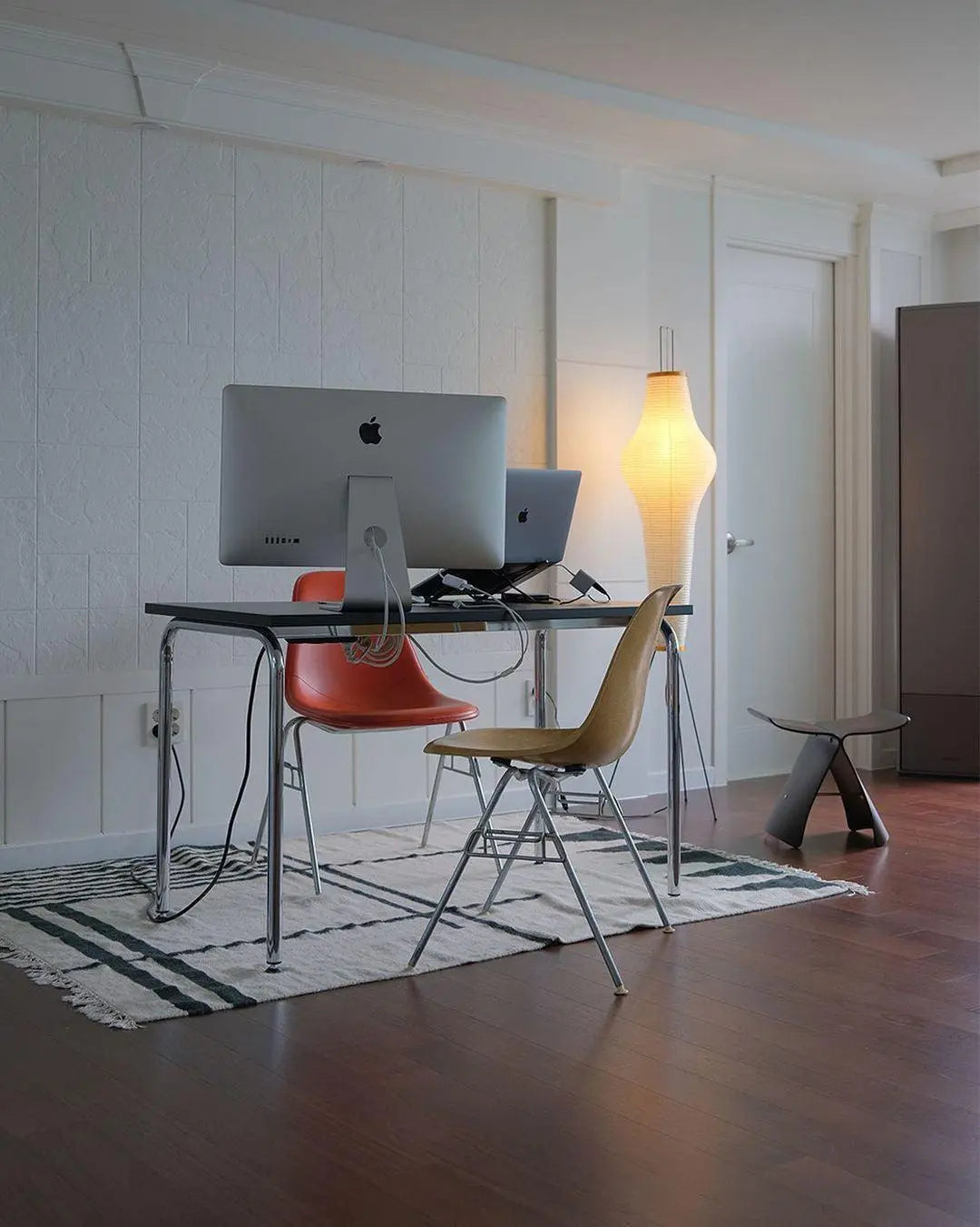 Rice Paper Lantern Floor Lamp — Sculptural Tripod Ambient Light for Living Room, Bedroom, Study and Reading Corner, Soft-Glow Paper Shade Floor Lamp Erbstuk