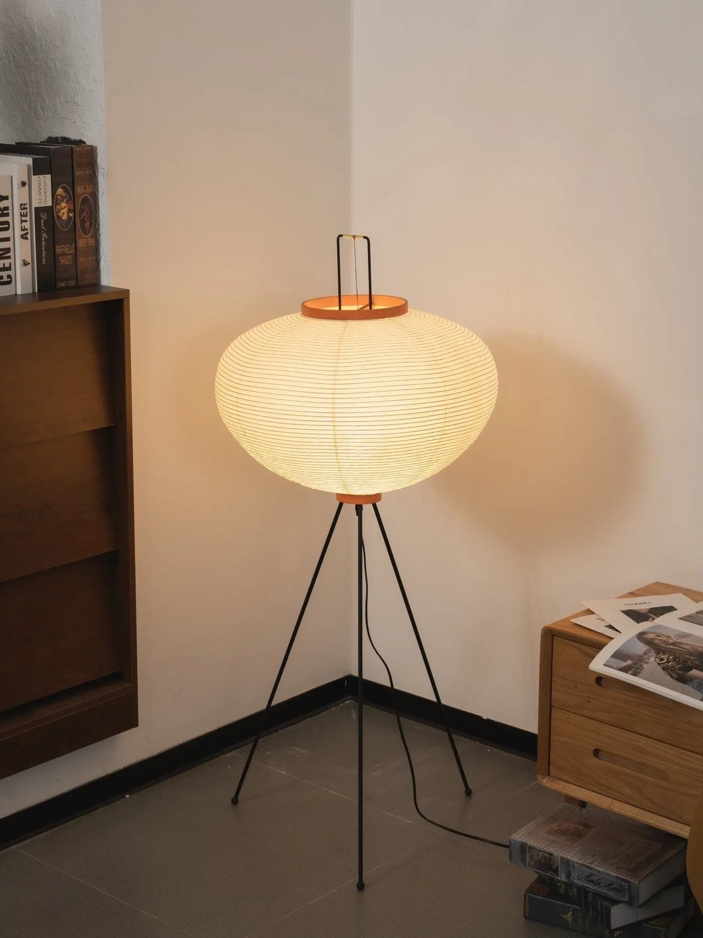 Rice Paper Lantern Floor Lamp — Sculptural Tripod Ambient Light for Living Room, Bedroom, Study and Reading Corner, Soft-Glow Paper Shade Floor Lamp Erbstuk