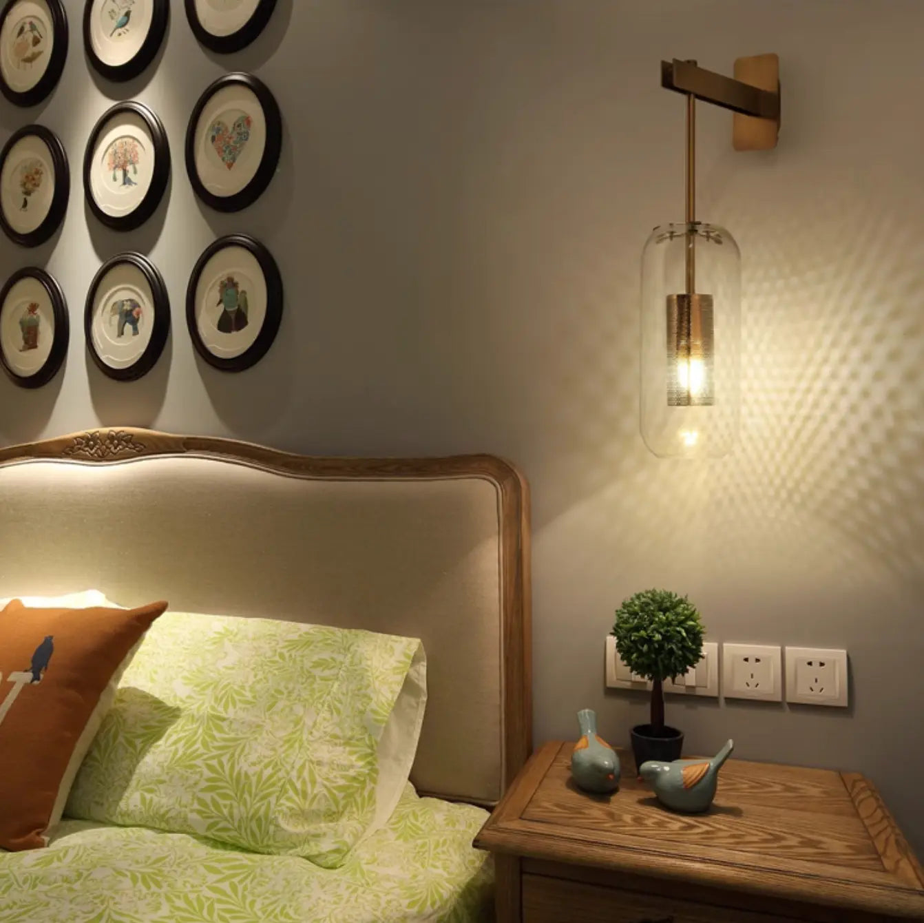 Chiswick Glass Shade Short Arm Wall Light Erbstuk
