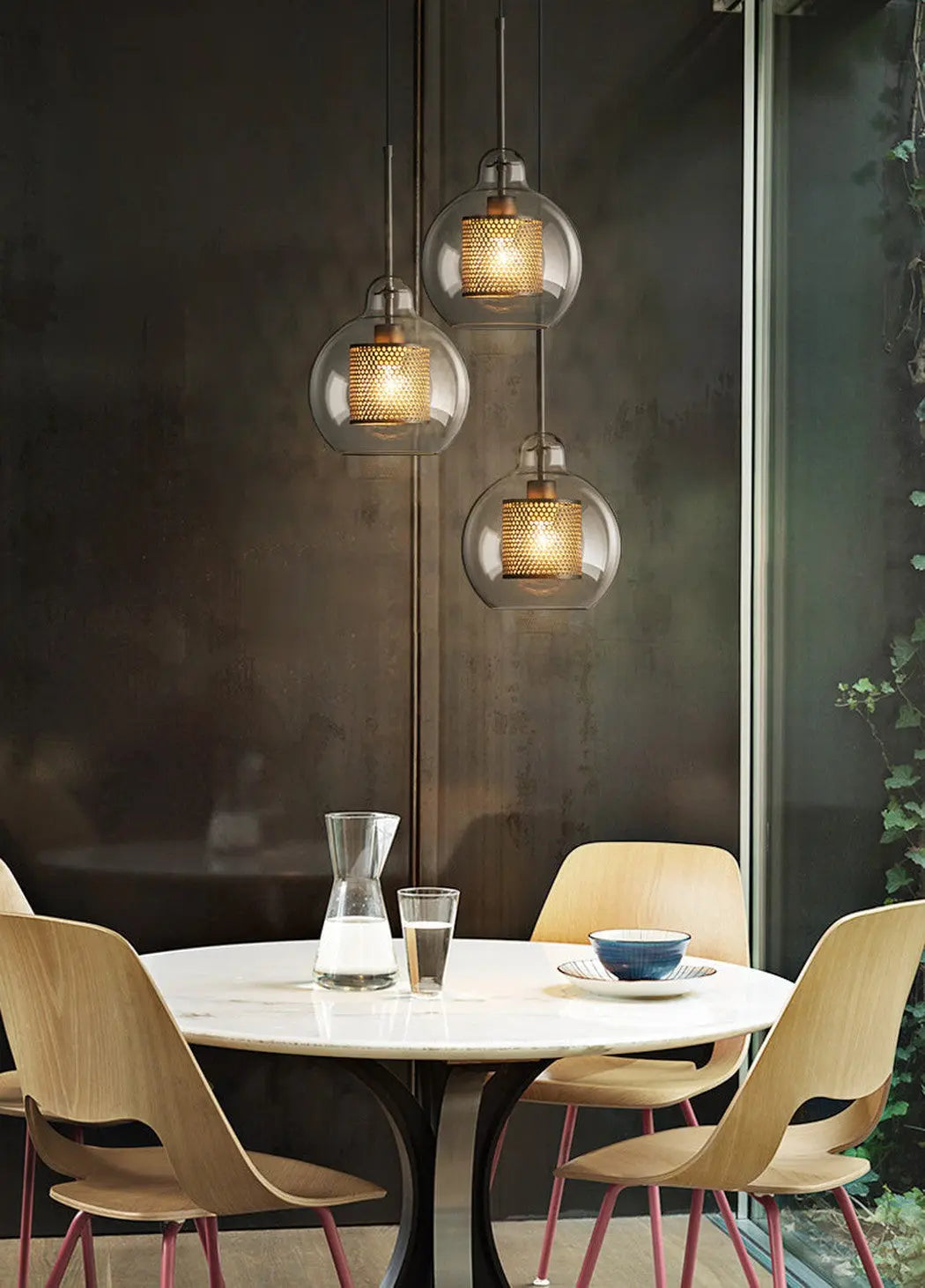 Mesh-Banded Glass Globe Pendant Light — Metal & Glass Shade in Sphere, Capsule & Oversized Silhouettes, Bronze Finish, E27 Modern Hanging Lamp for Kitchens, Bars, Bedrooms & Dining Rooms Erbstuk