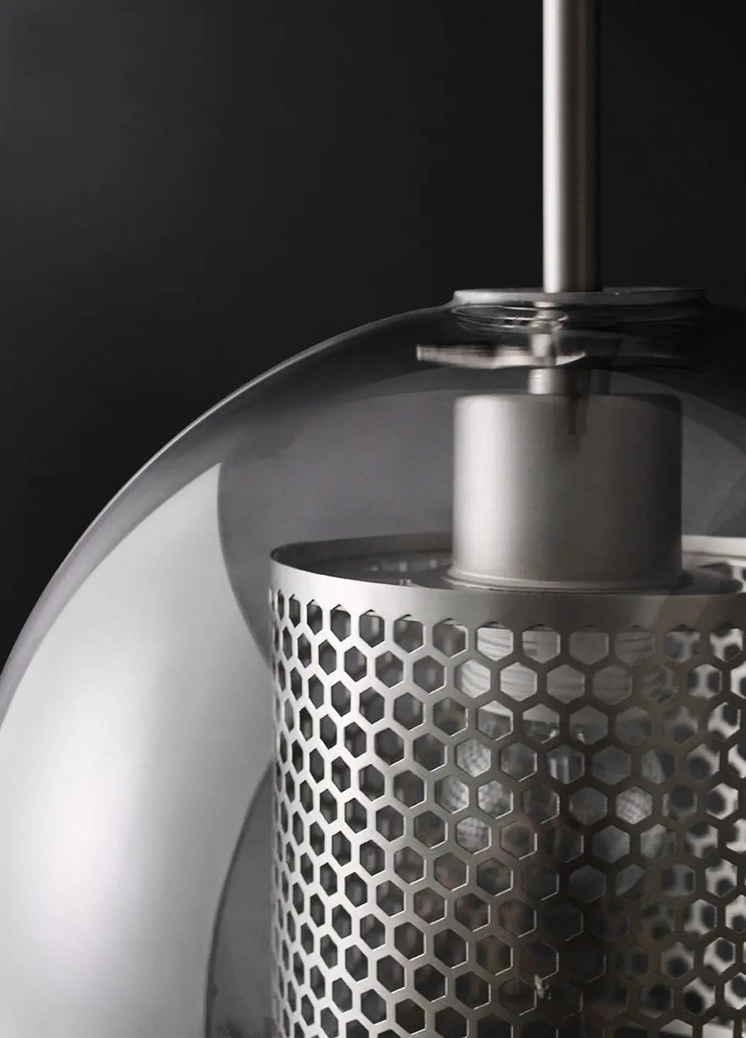 Mesh-Banded Glass Globe Pendant Light — Metal & Glass Shade in Sphere, Capsule & Oversized Silhouettes, Bronze Finish, E27 Modern Hanging Lamp for Kitchens, Bars, Bedrooms & Dining Rooms Erbstuk