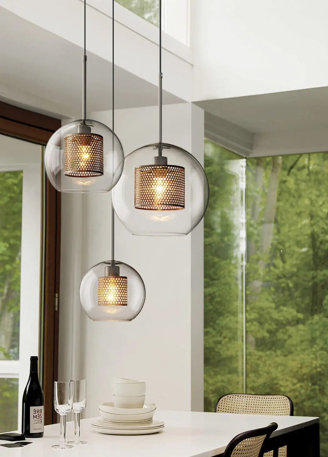 Mesh-Banded Glass Globe Pendant Light — Metal & Glass Shade in Sphere, Capsule & Oversized Silhouettes, Bronze Finish, E27 Modern Hanging Lamp for Kitchens, Bars, Bedrooms & Dining Rooms Erbstuk