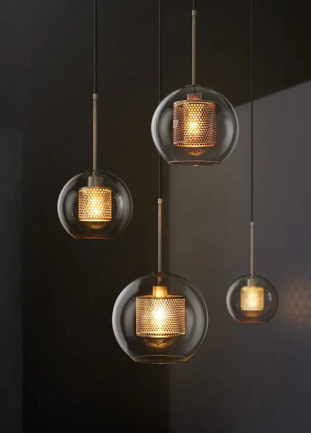 Mesh-Banded Glass Globe Pendant Light — Metal & Glass Shade in Sphere, Capsule & Oversized Silhouettes, Bronze Finish, E27 Modern Hanging Lamp for Kitchens, Bars, Bedrooms & Dining Rooms Erbstuk