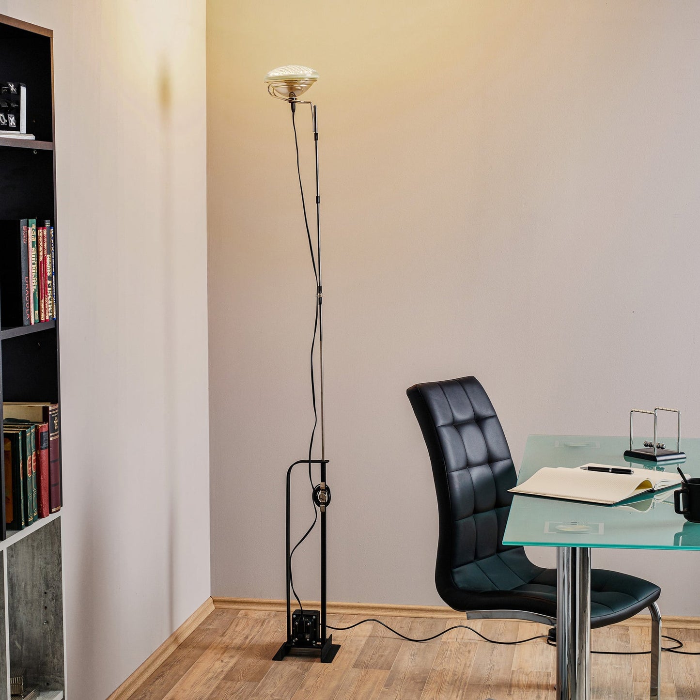 Telescopic Industrial Floor Lamp