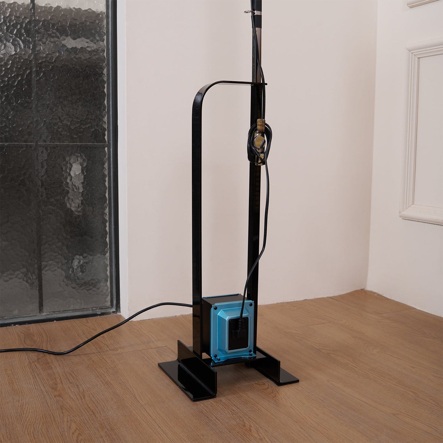 Telescopic Industrial Floor Lamp