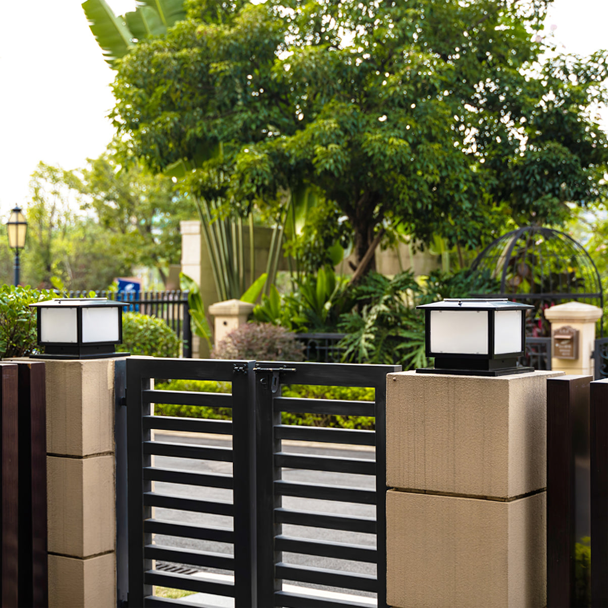 Frosted Drum Solar Outdoor Table Lamp