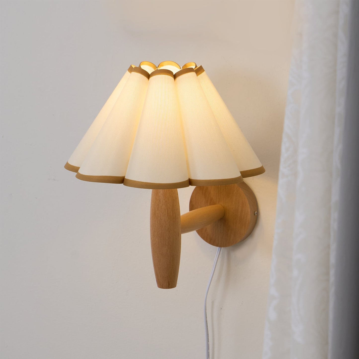 Vintage Fluted Plug In Wall Lamp