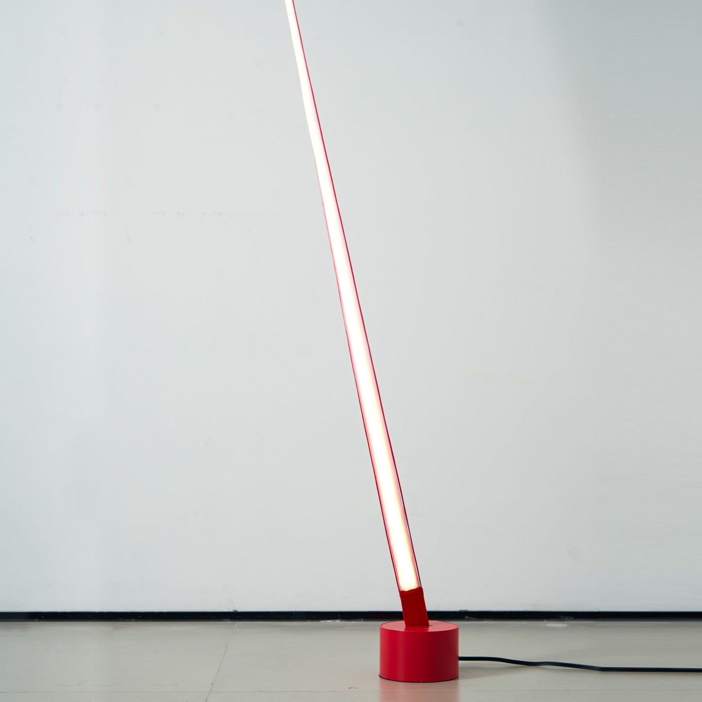 Slim Tension Pole Floor to Ceiling Lamp